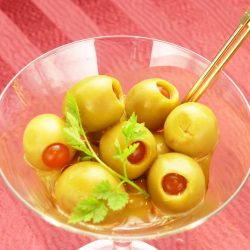 三宮 イタリアン の、おいしいオリーブのピクルス