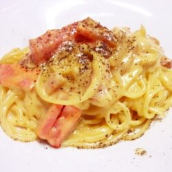 三宮 イタリアン の、おいしい カルボナーラ パスタ