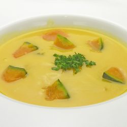 三宮 イタリアン の、おいしい かぼちゃのスープ