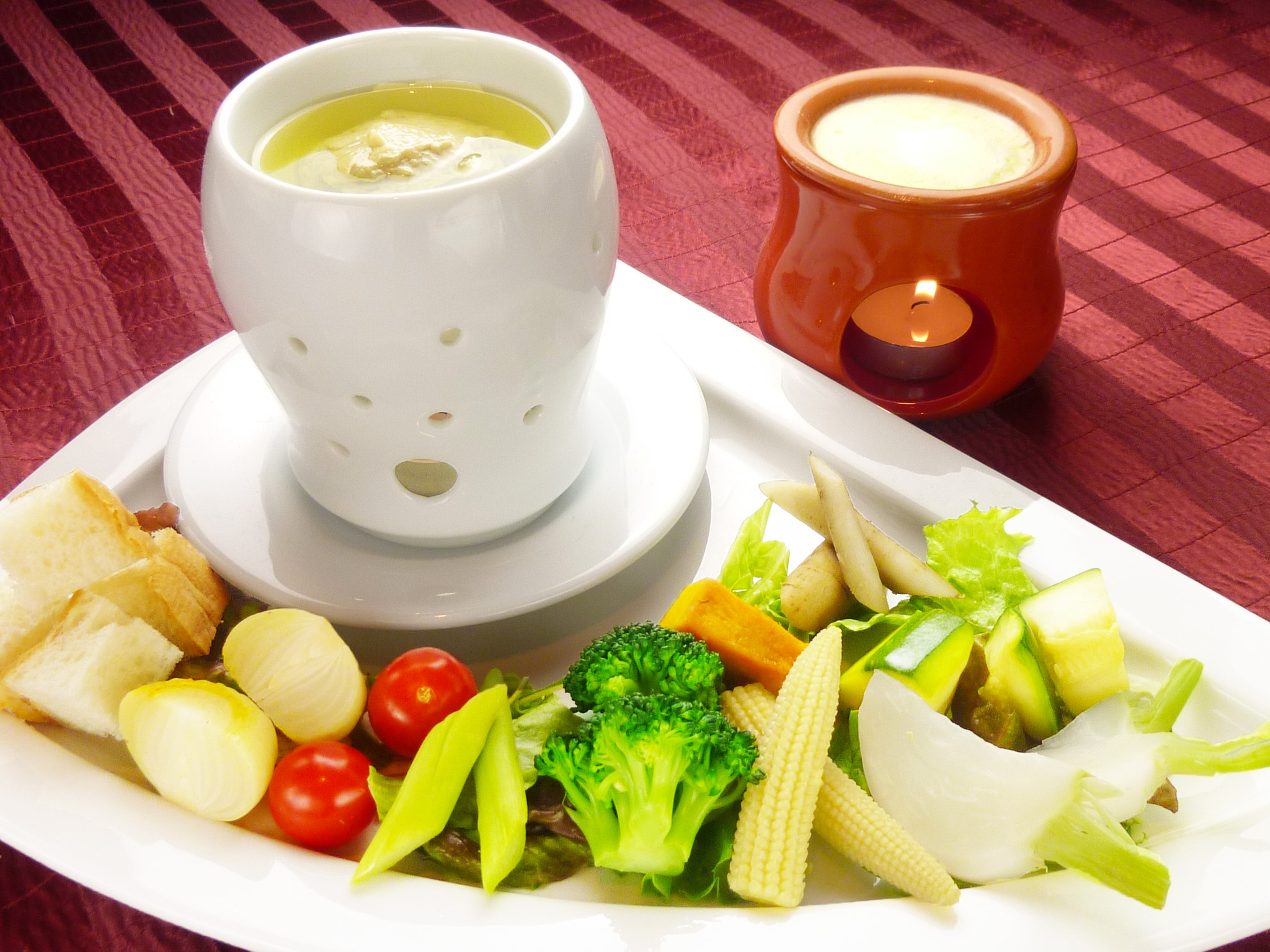 Bagna Cauda (+ cheese fondue sauce)
