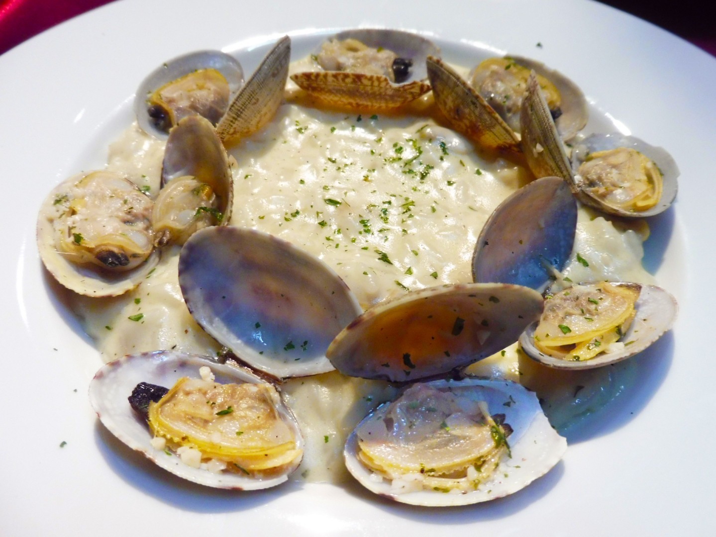 奶油烩饭配蛤蜊