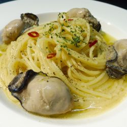 ゴローニャの、おいしい牡蛎のペペロンチーノ