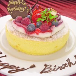 ゴローニャのバースデーケーキサービス