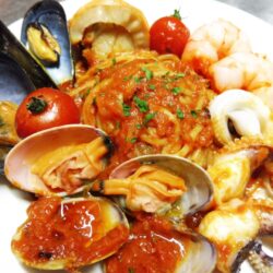 ゴローニャの、おいしい魚介のアラビアータ