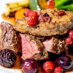 ゴローニャの、おいしい、仔牛ヘレ肉フォアグラのせロッシーニ風