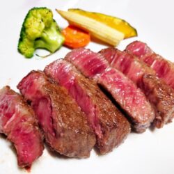三宮 イタリアンの、美味しい リブロースステーキ