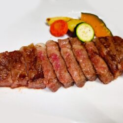 三宮 イタリアンの、美味しい サーロインステーキ